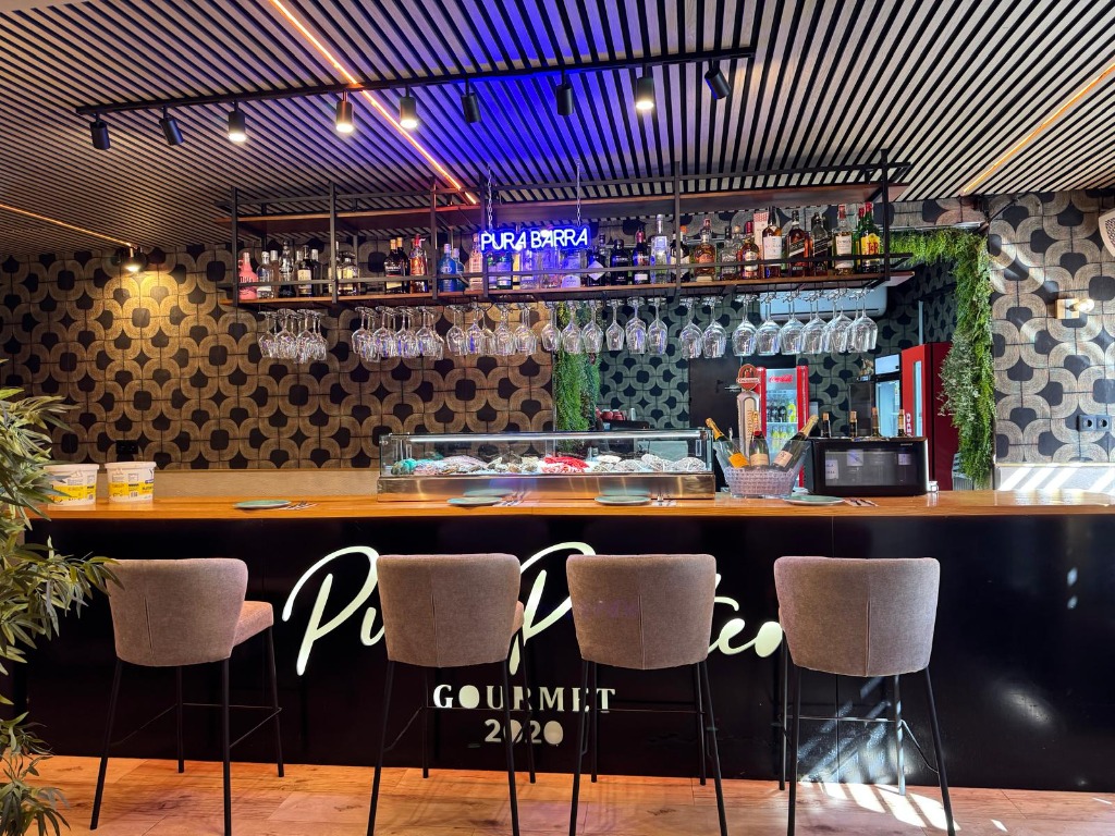 Interior del restaurante - Barra